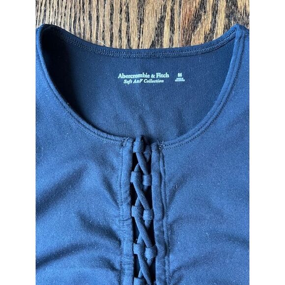 Abercrombie and Fitch Black Cropped Lace front Sleeveless Shirt Size M - Picture 2 of 8